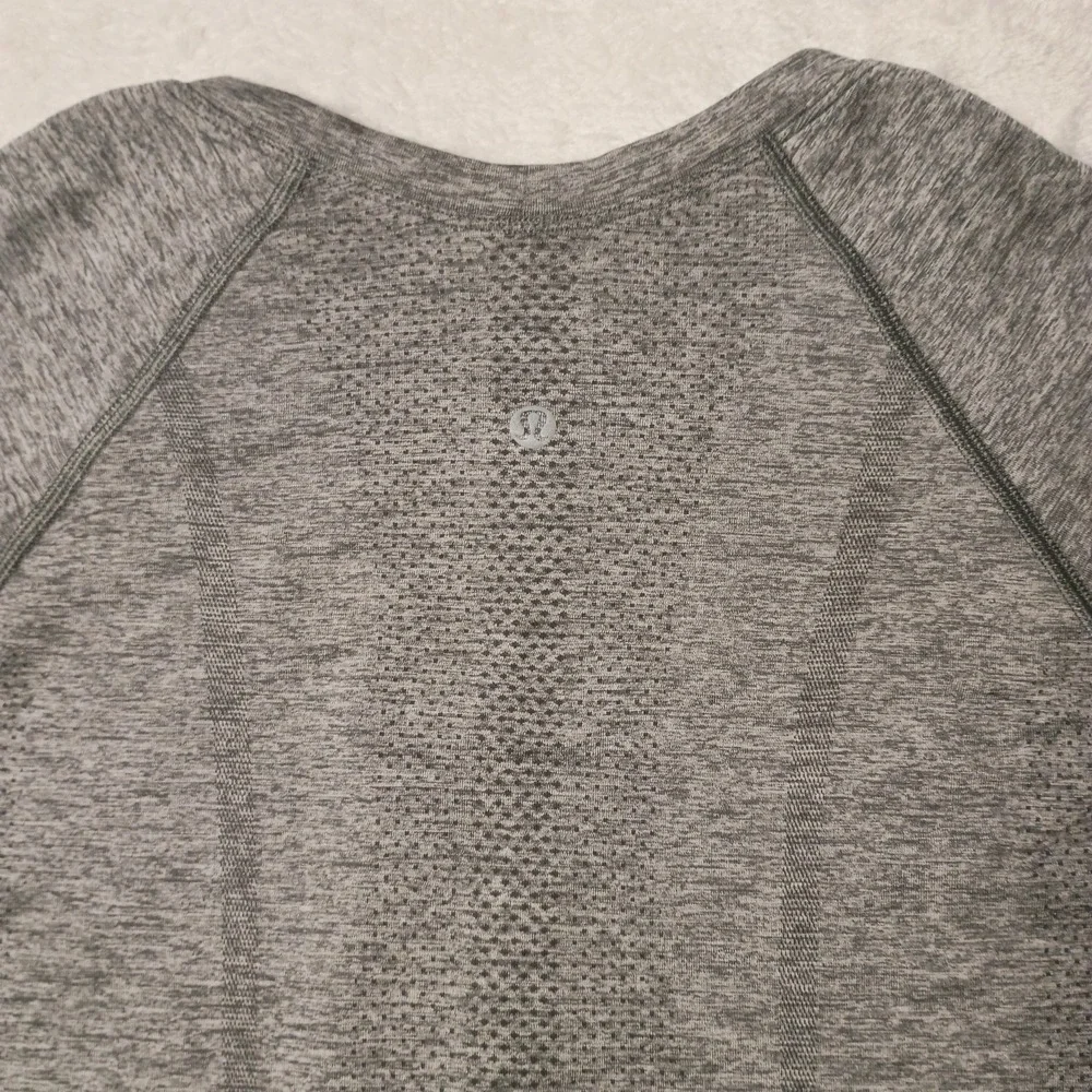 Womens Lululemon Swiftly Tech Long Sleeve Shirt Size 6 Grey